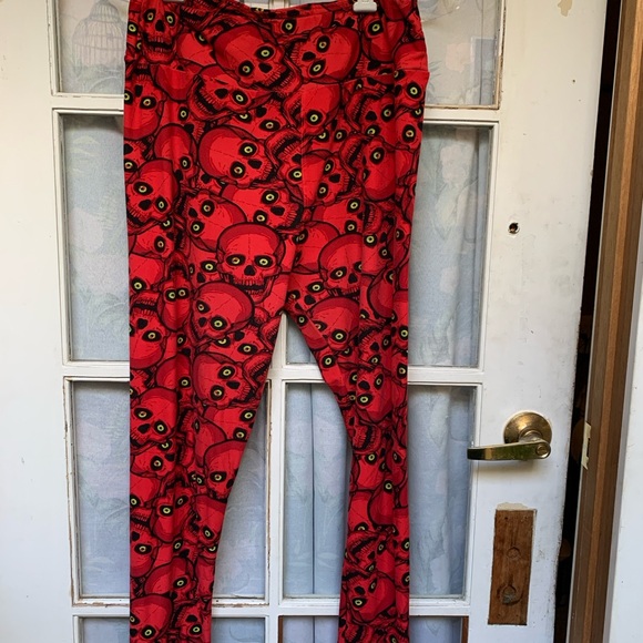 LuLaRoe Tall and Curvy Leggings, Halloween, Skulls, Polyester/Spandex. - Picture 4 of 4